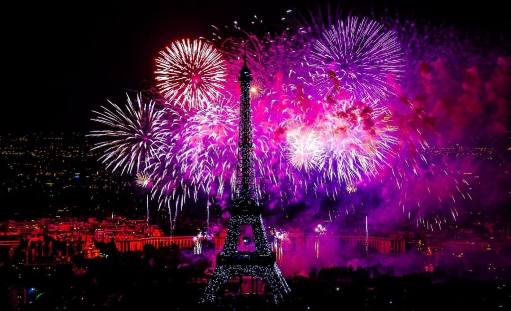 Празднование Дня взятия Бастилии в Париже